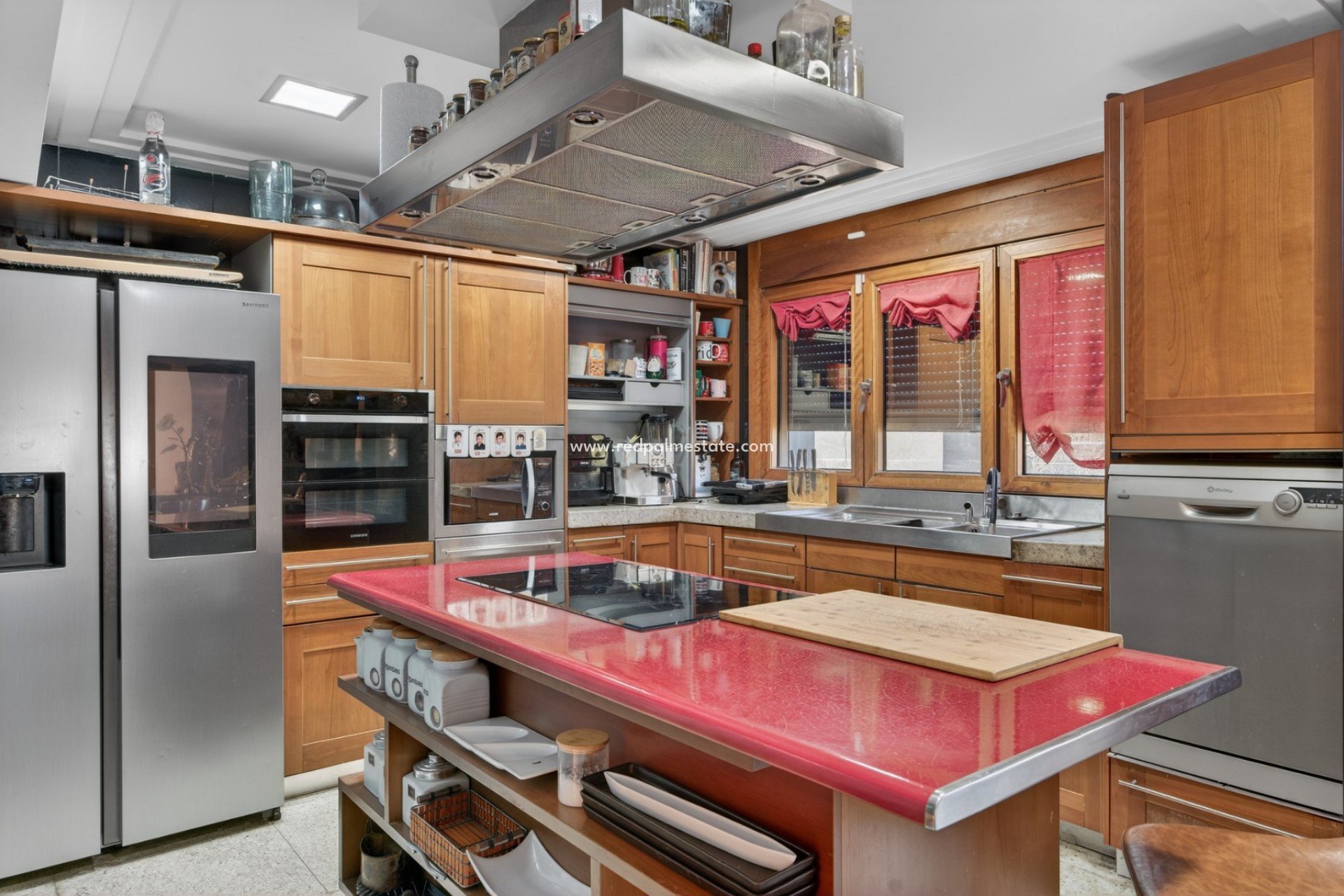 Återförsäljning - Villa -
Elche