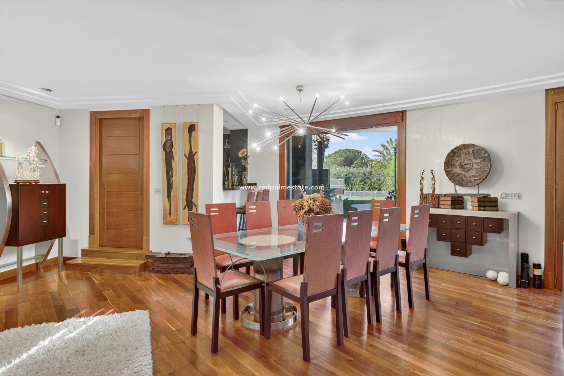 Återförsäljning - Villa -
Elche