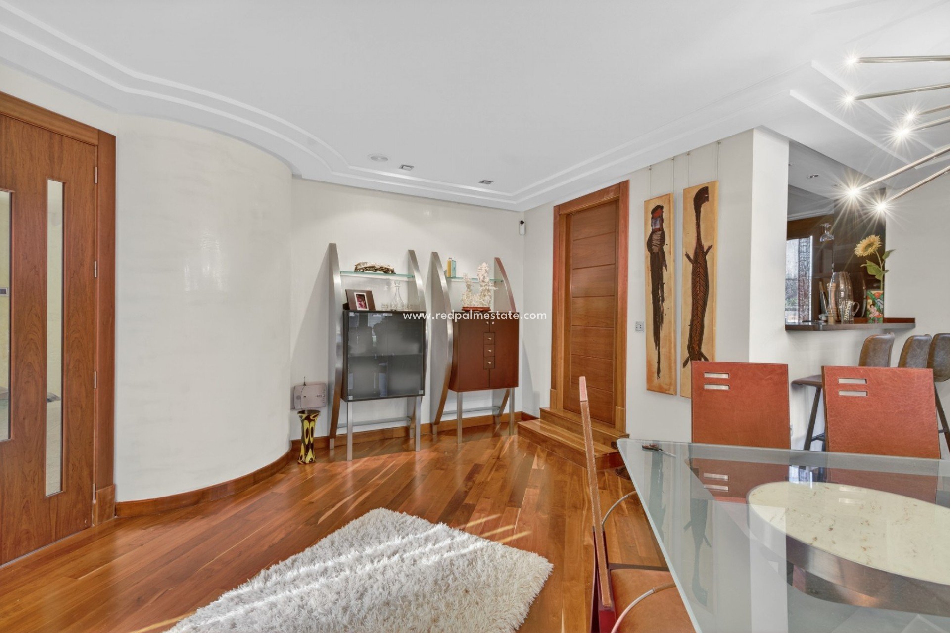 Återförsäljning - Villa -
Elche