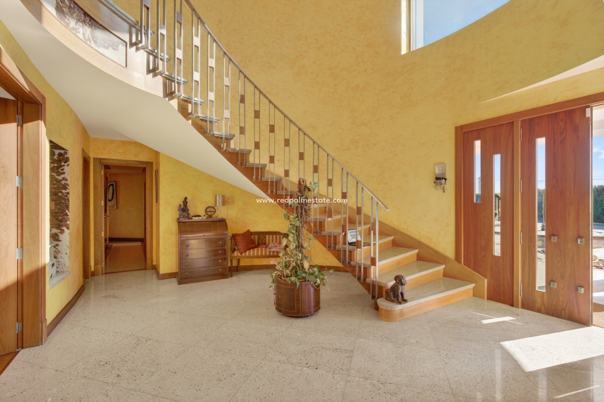 Återförsäljning - Villa -
Elche