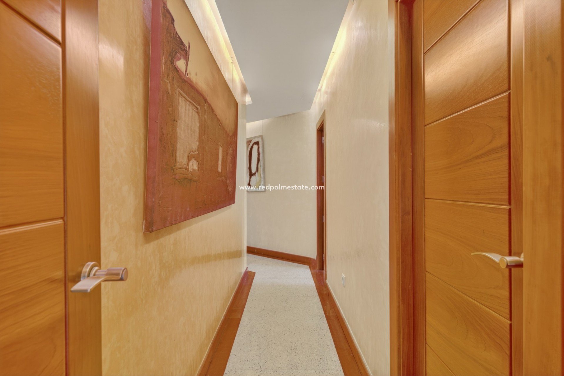 Återförsäljning - Villa -
Elche