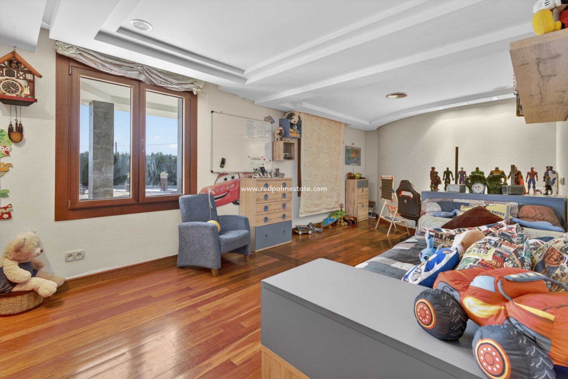 Återförsäljning - Villa -
Elche