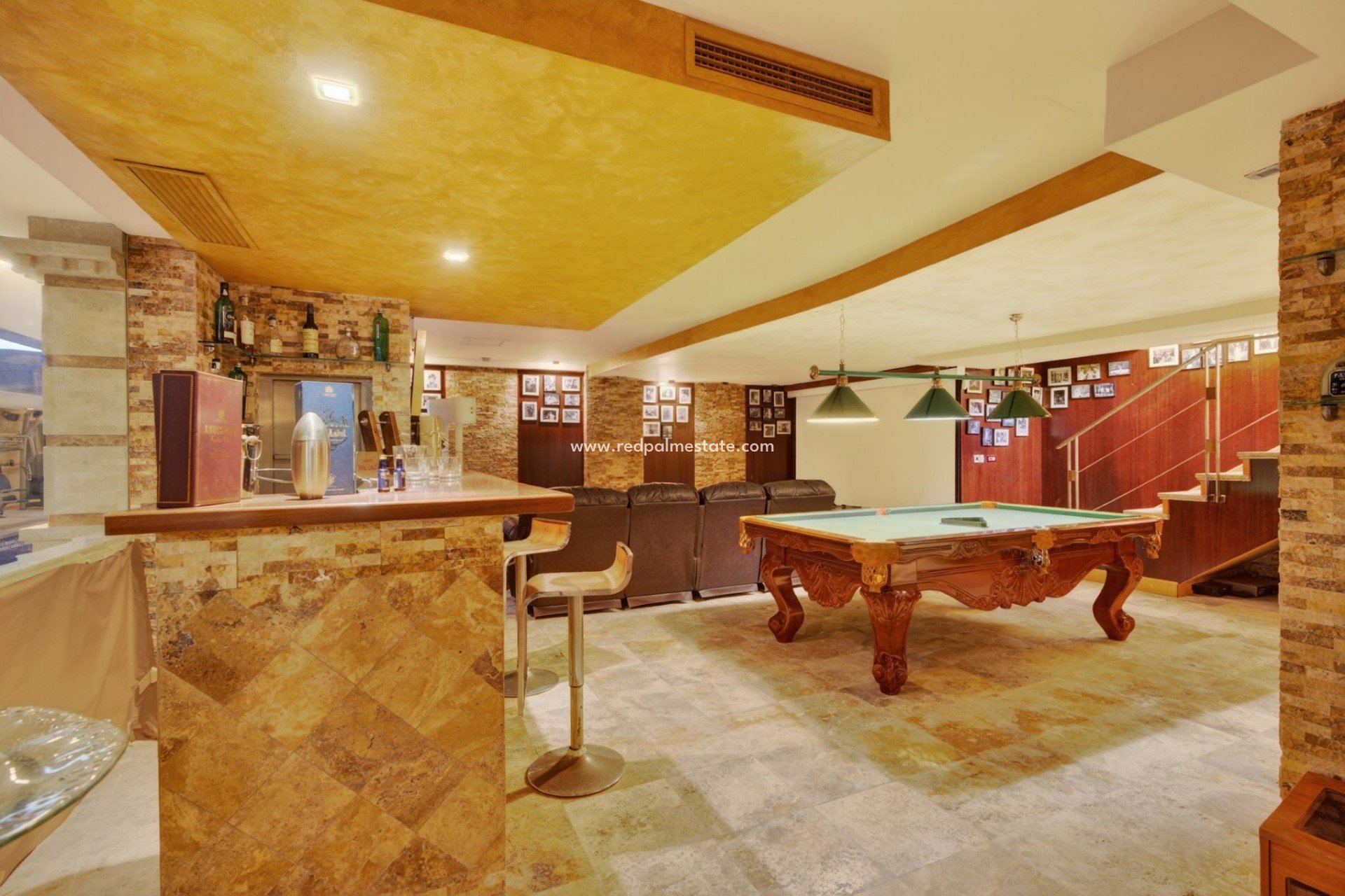 Återförsäljning - Villa -
Elche