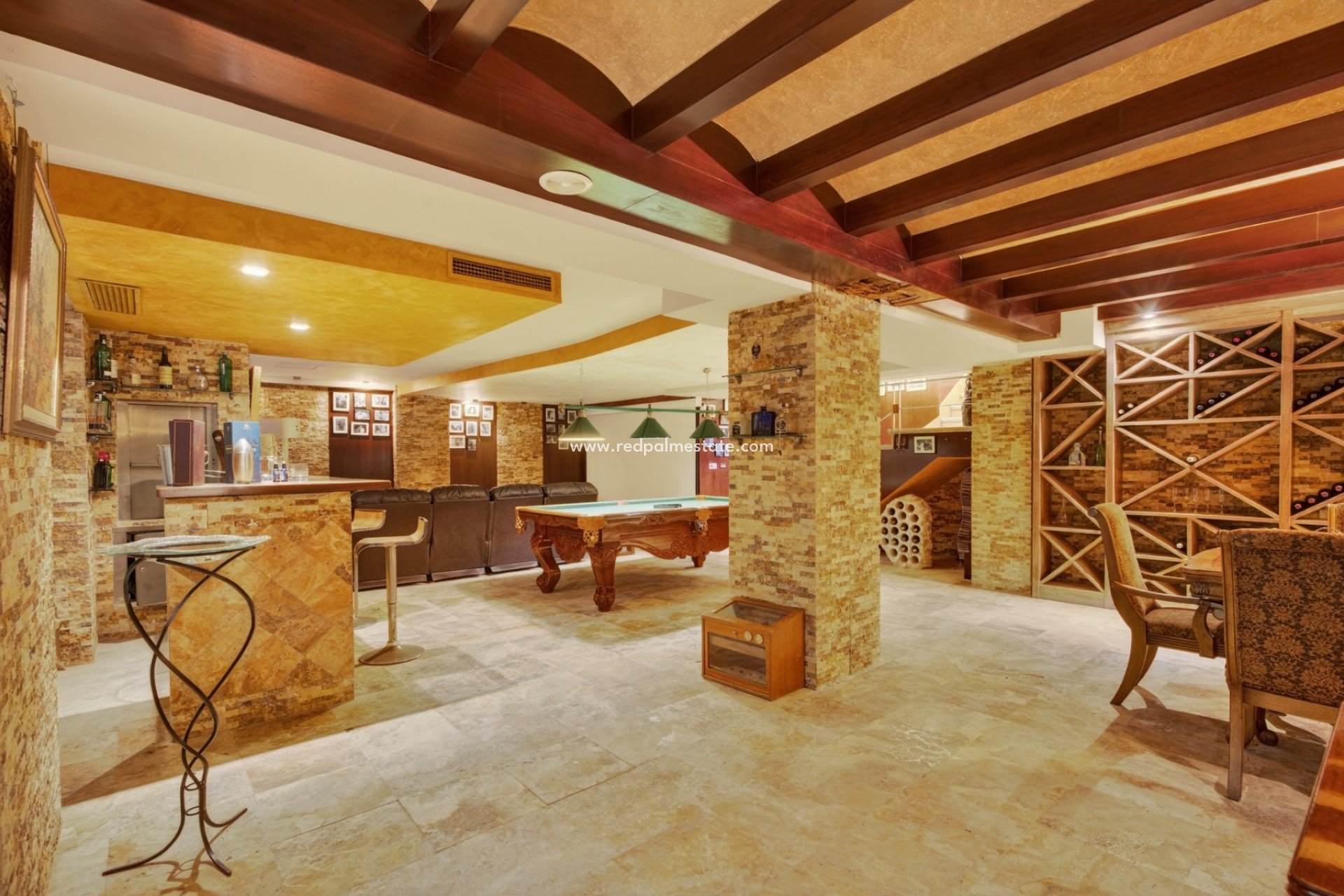 Återförsäljning - Villa -
Elche