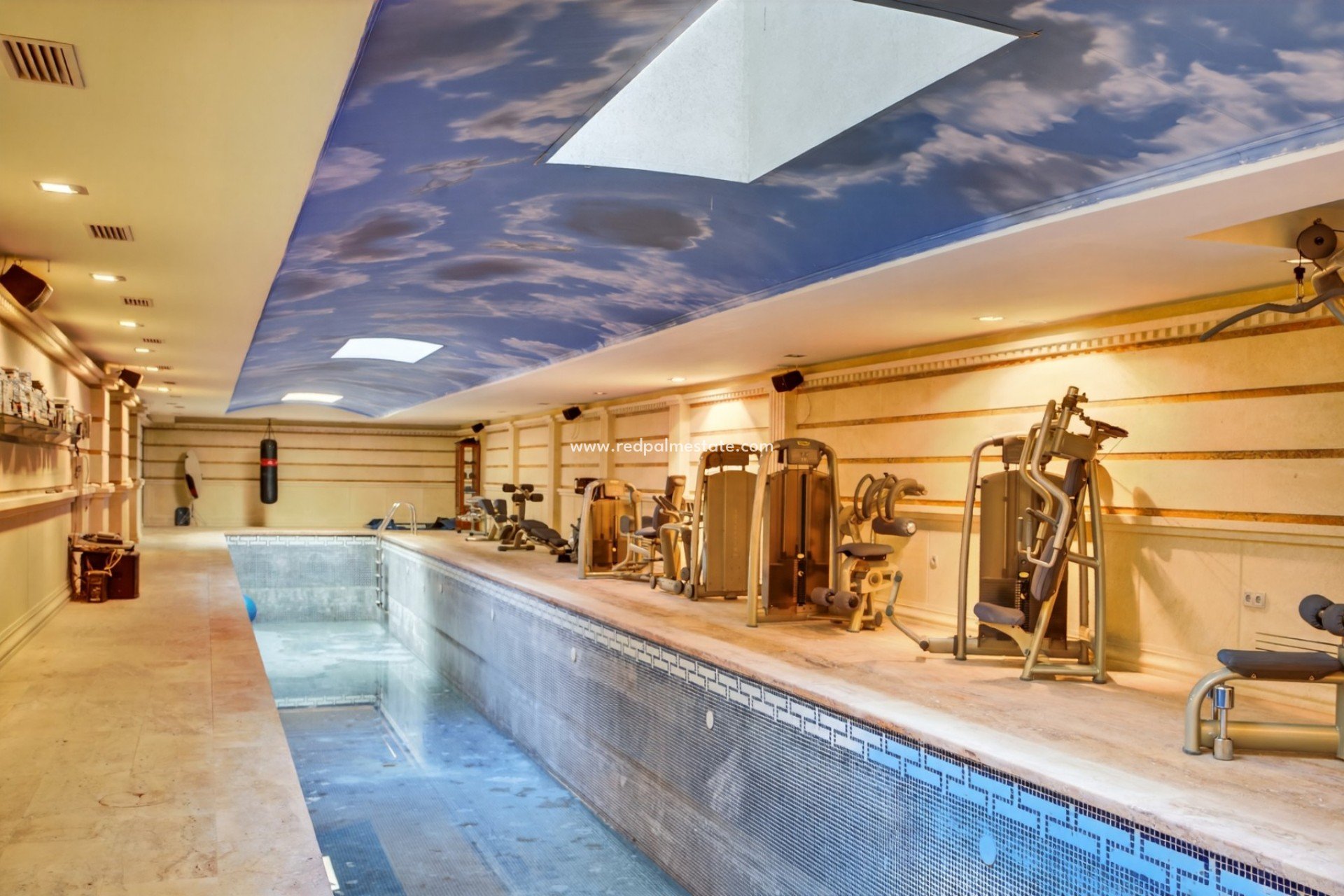 Återförsäljning - Villa -
Elche