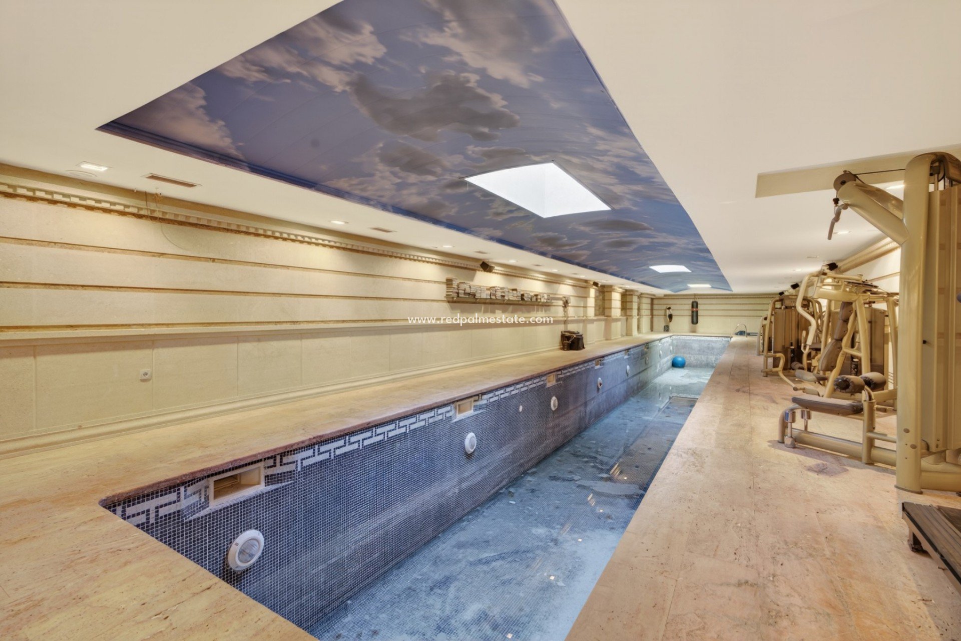 Återförsäljning - Villa -
Elche