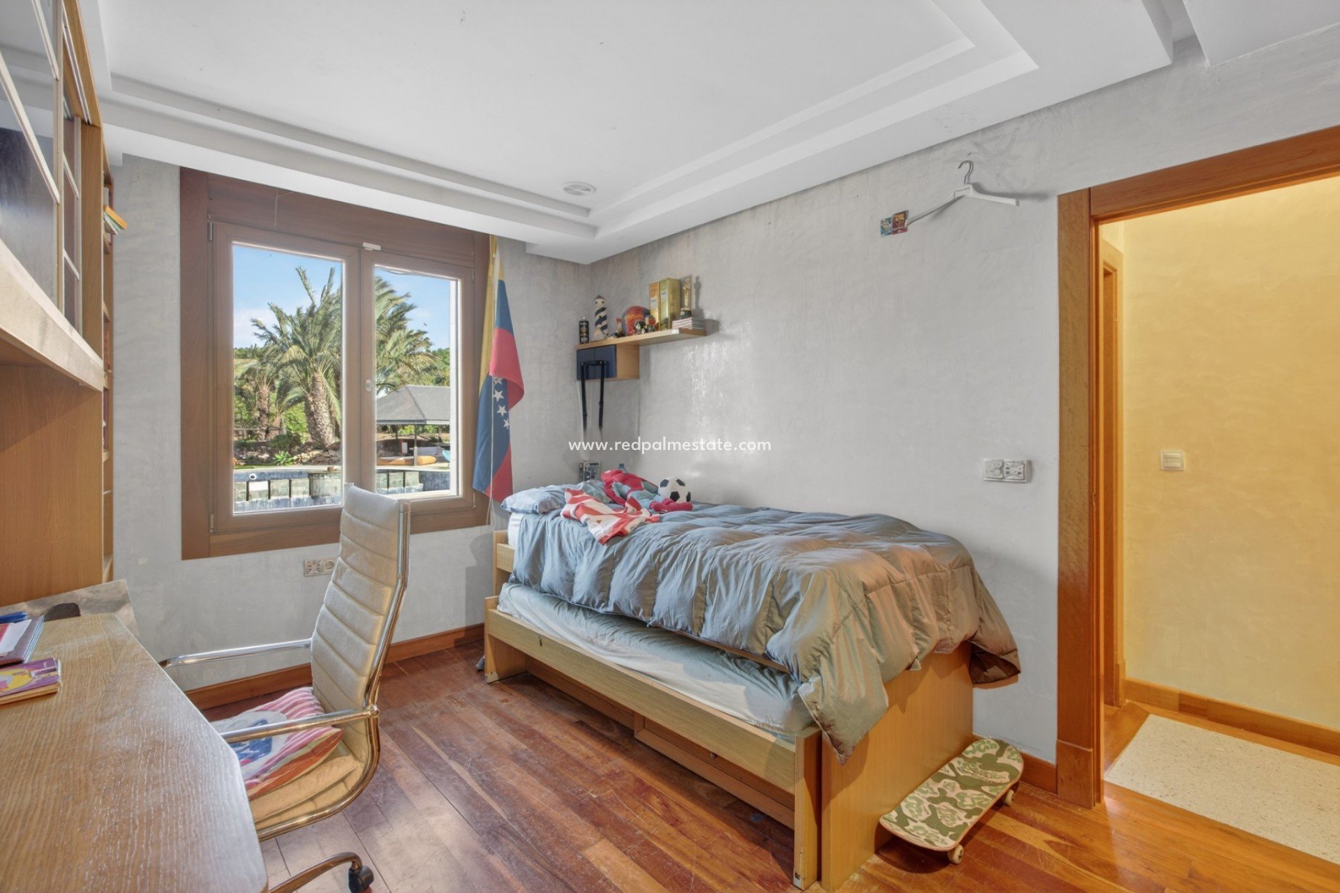 Återförsäljning - Villa -
Elche