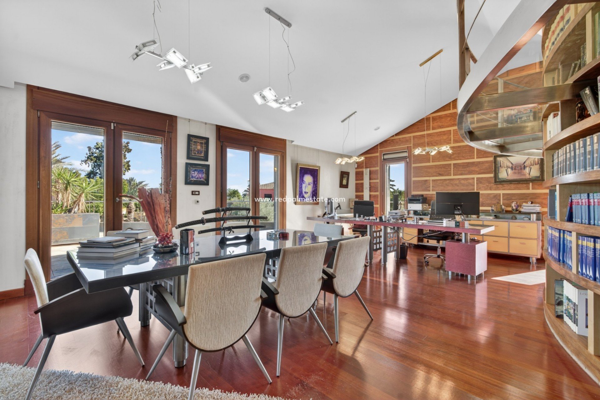 Återförsäljning - Villa -
Elche