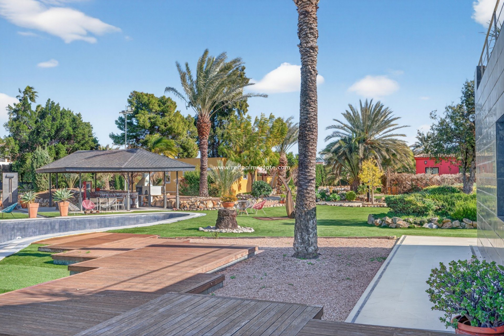 Återförsäljning - Villa -
Elche