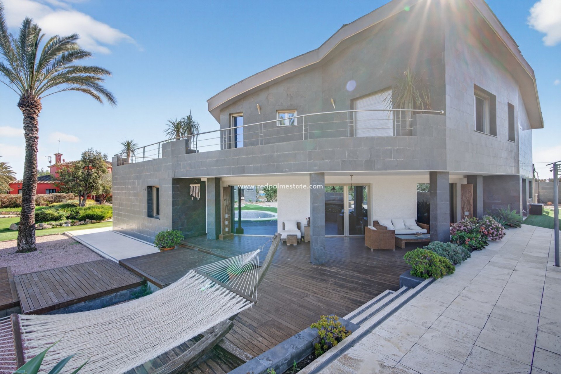 Återförsäljning - Villa -
Elche