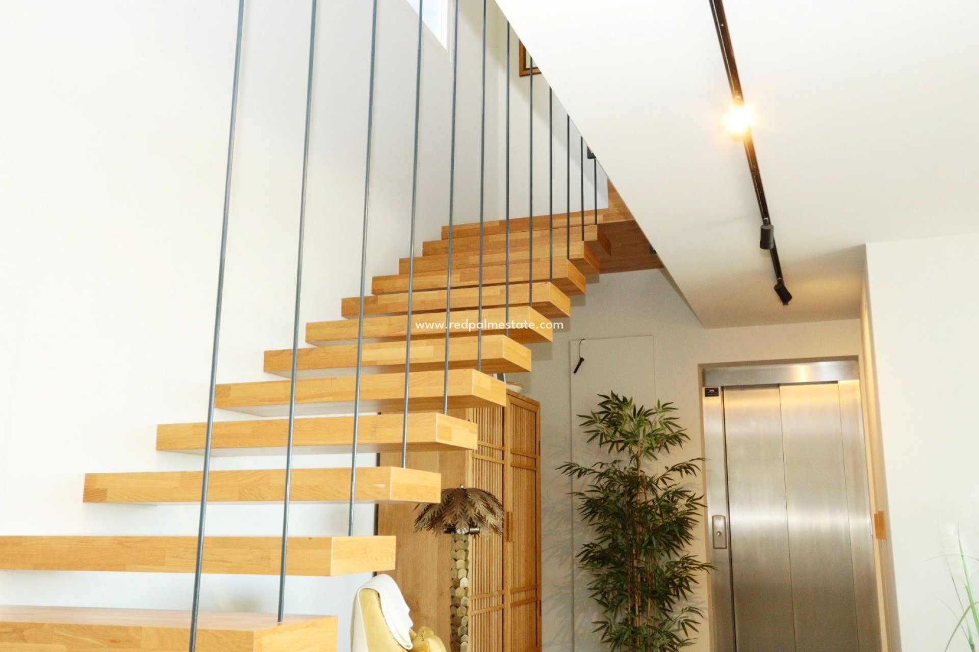 Återförsäljning - Villa -
Finestrat