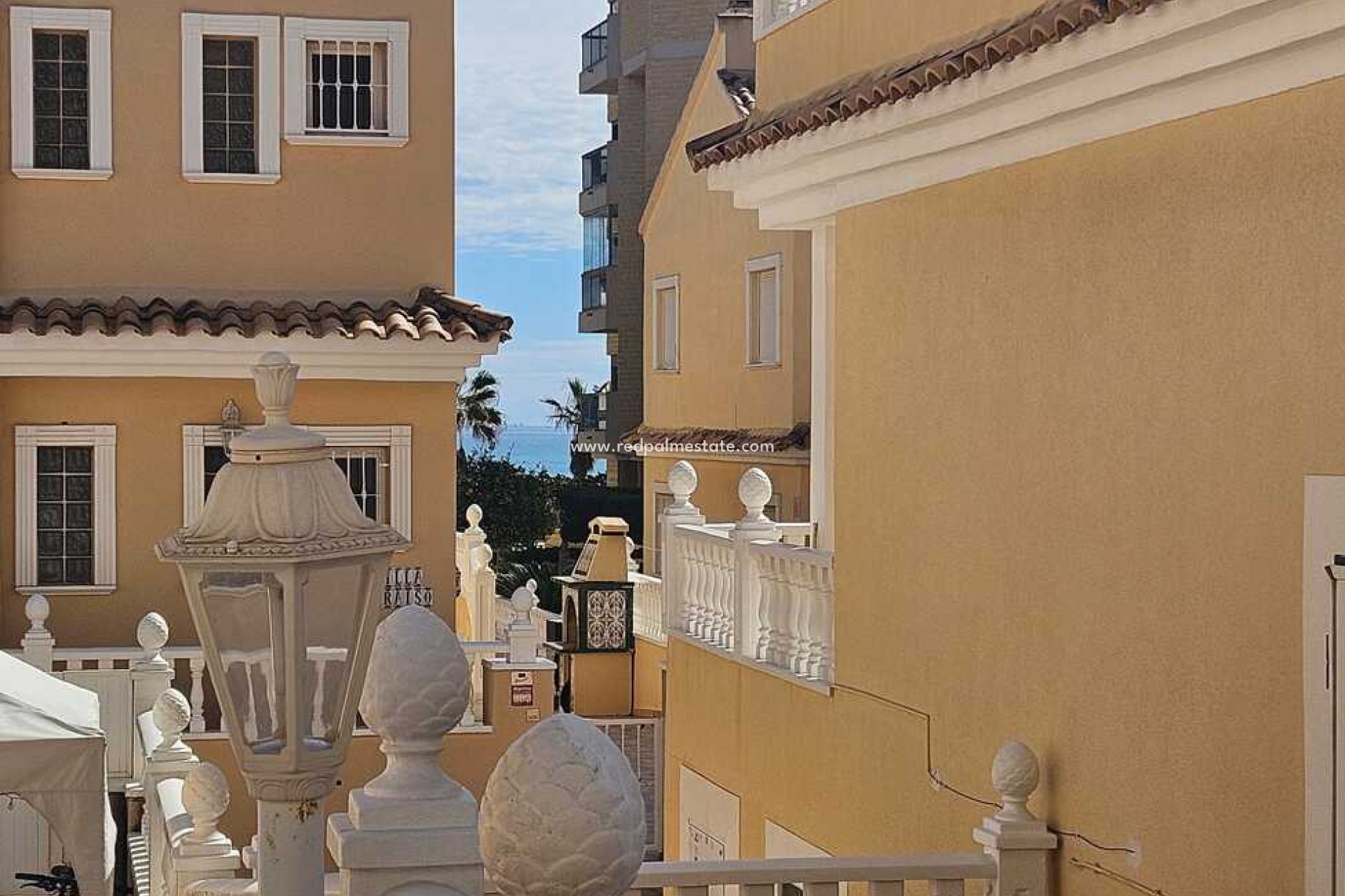 Återförsäljning - Villa -
Guardamar del Segura - Campomar