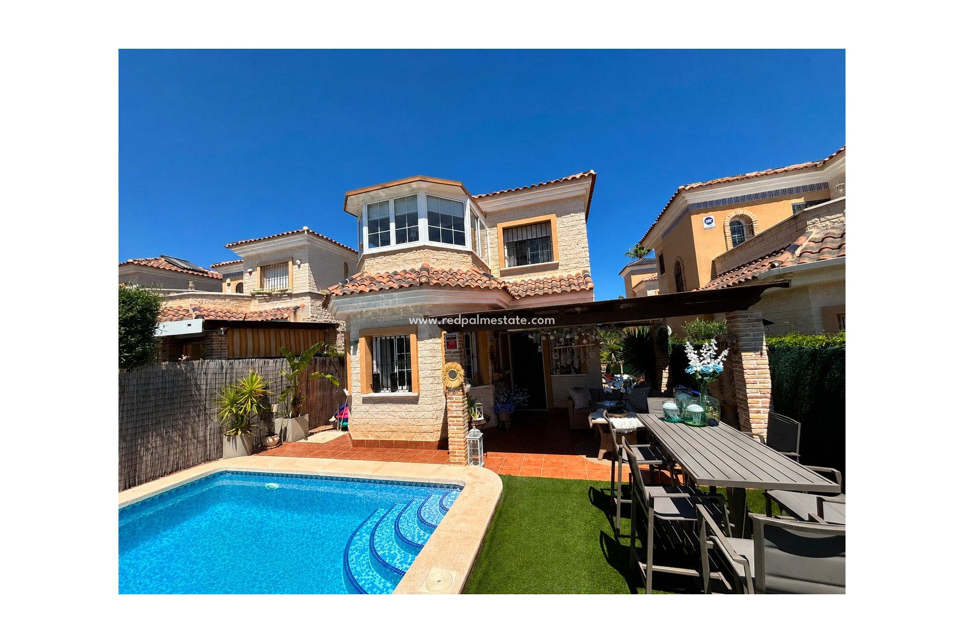 Återförsäljning - Villa -
Guardamar del Segura - El Raso
