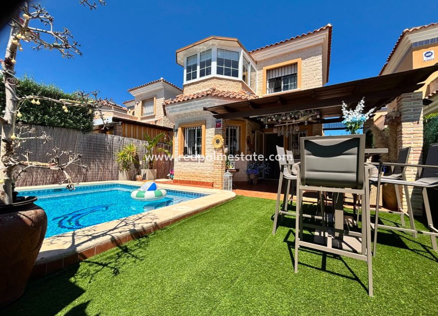 Återförsäljning - Villa -
Guardamar del Segura - El Raso