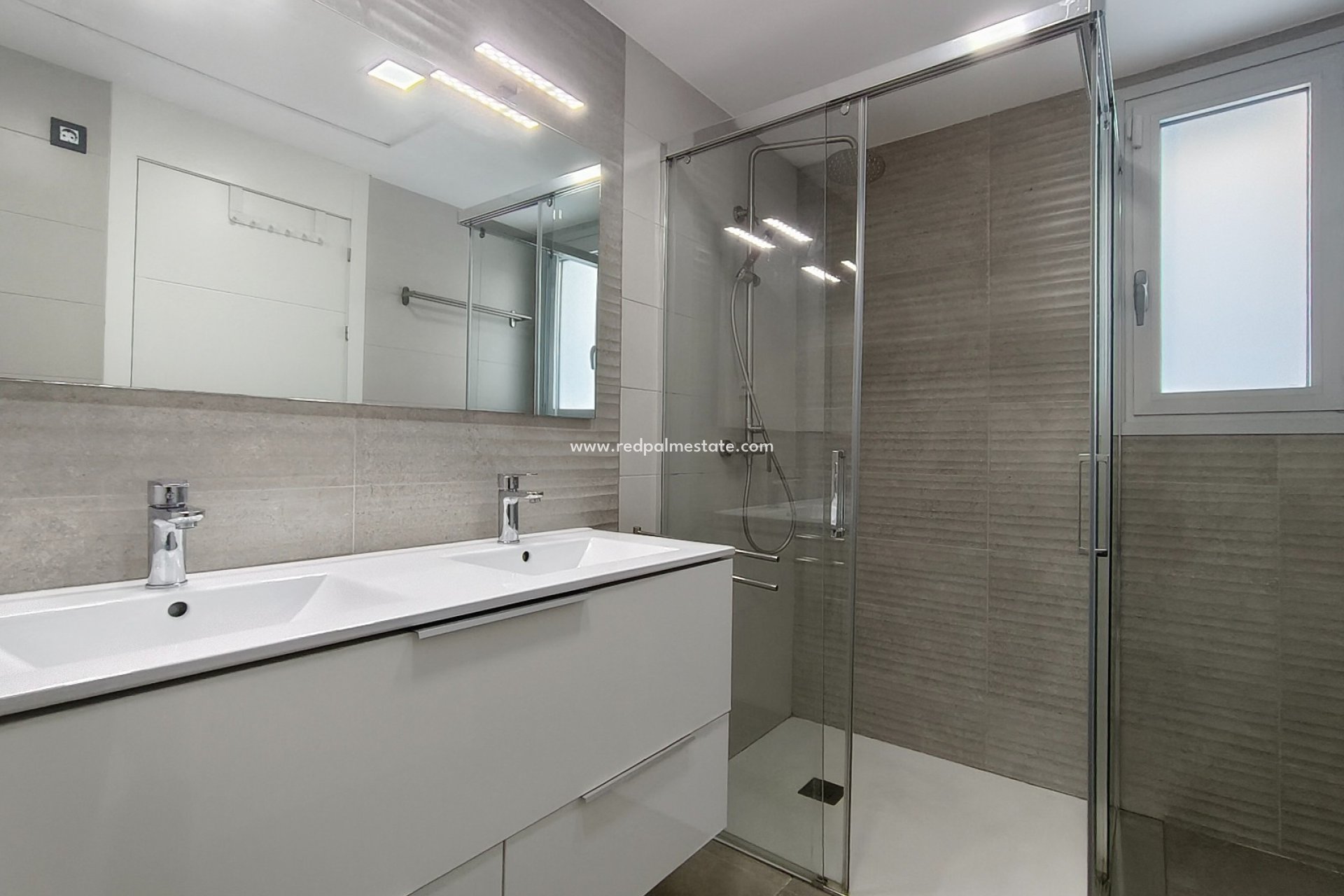 Återförsäljning - Villa -
Guardamar del Segura - El Raso