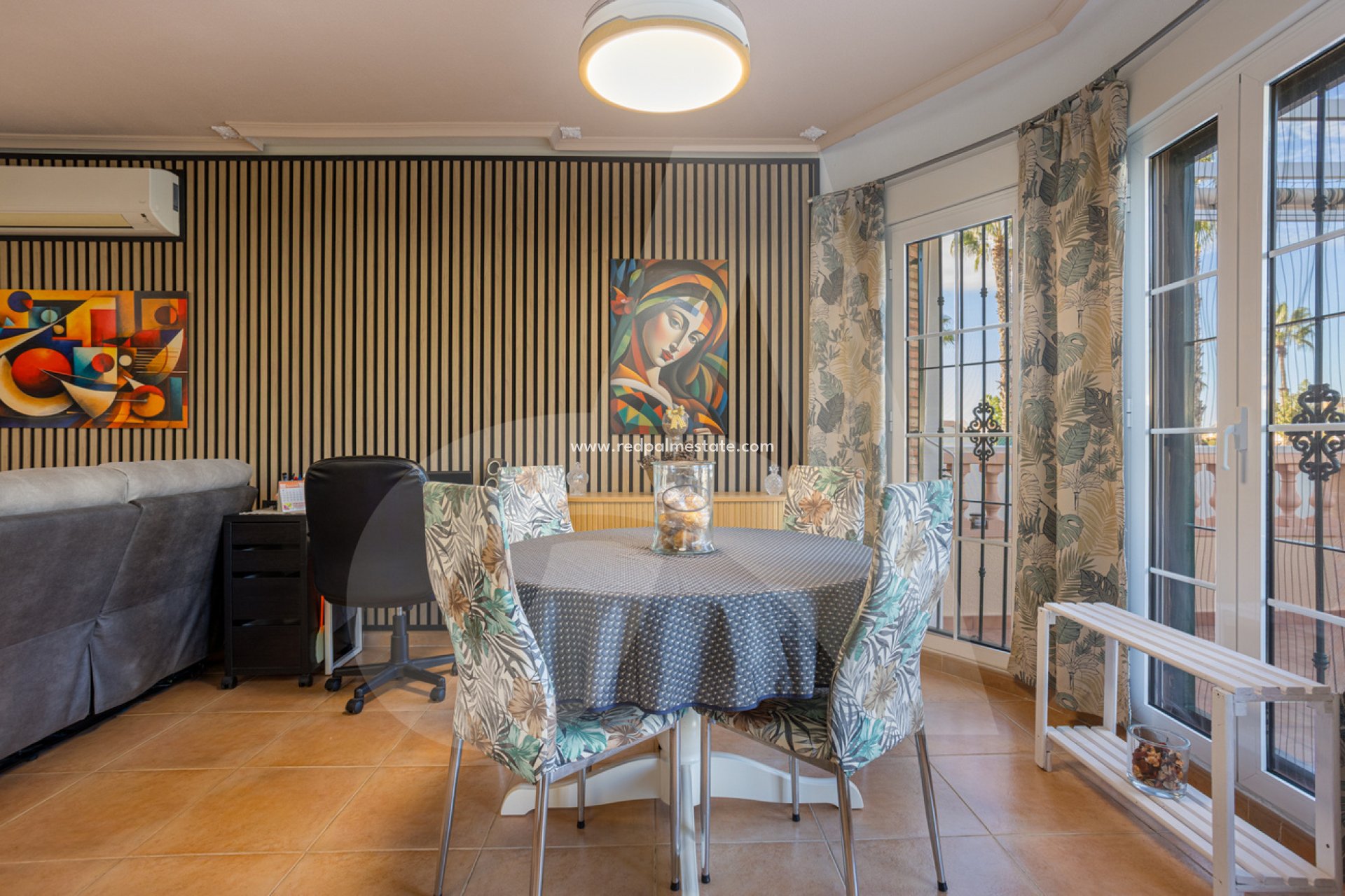 Återförsäljning - Villa -
Guardamar del Segura - El Raso