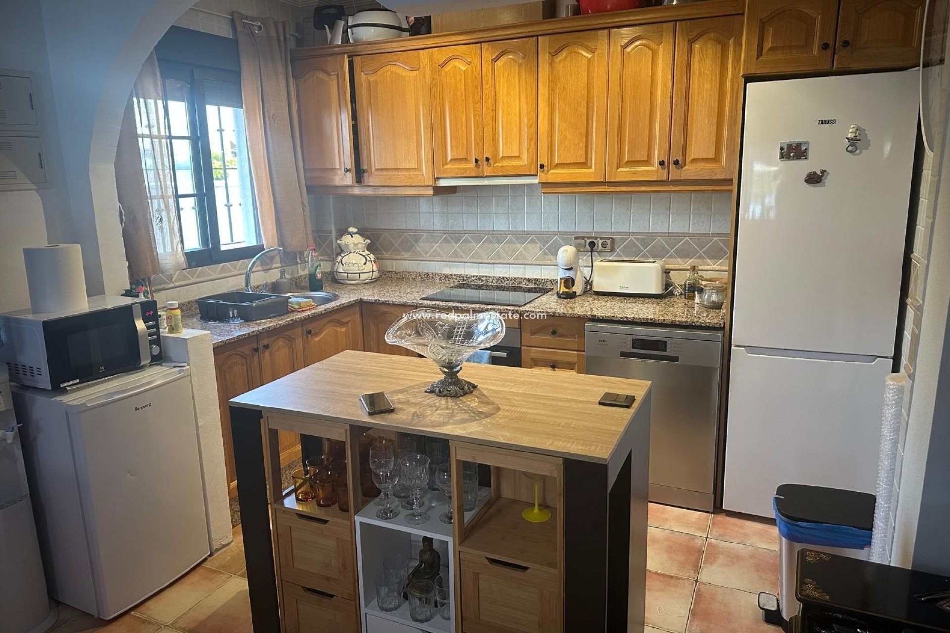 Återförsäljning - Villa -
Hondón de las Nieves - Inland