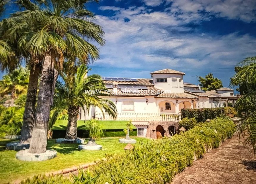 Återförsäljning - Villa -
Jávea - Costa Blanca