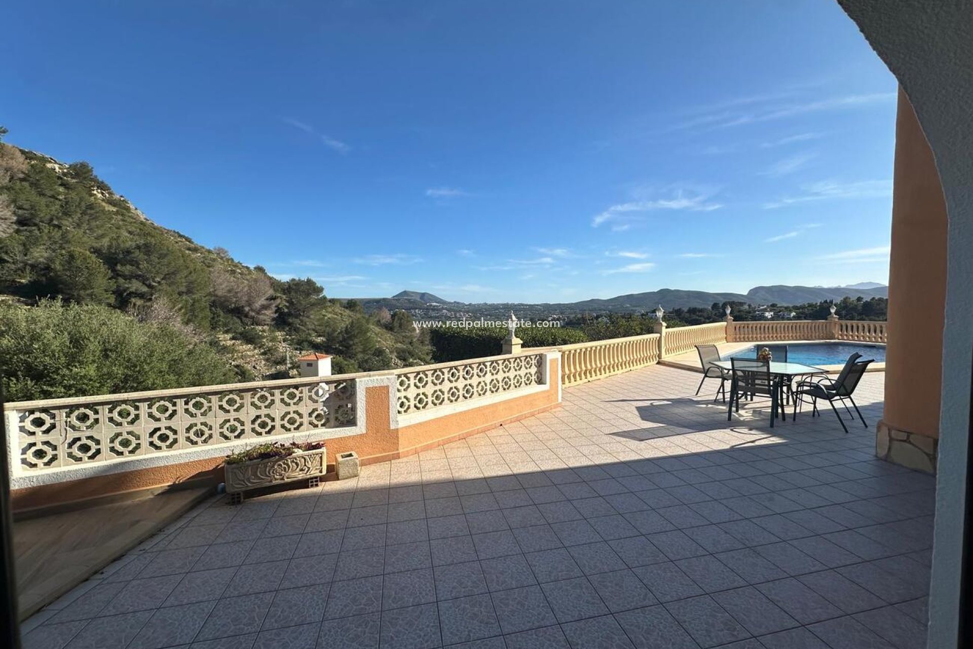 Återförsäljning - Villa -
Jávea - Costa Blanca