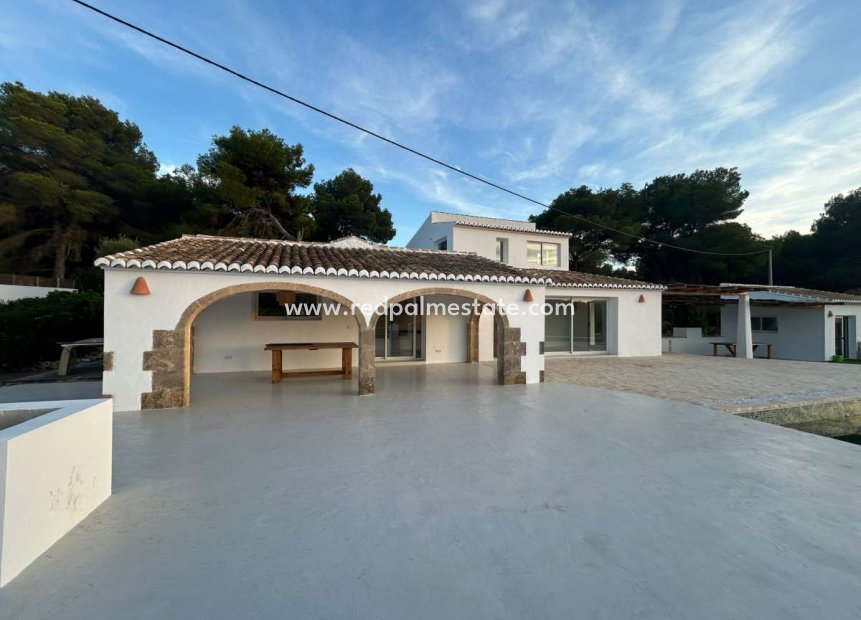 Återförsäljning - Villa -
Jávea - Costa Blanca