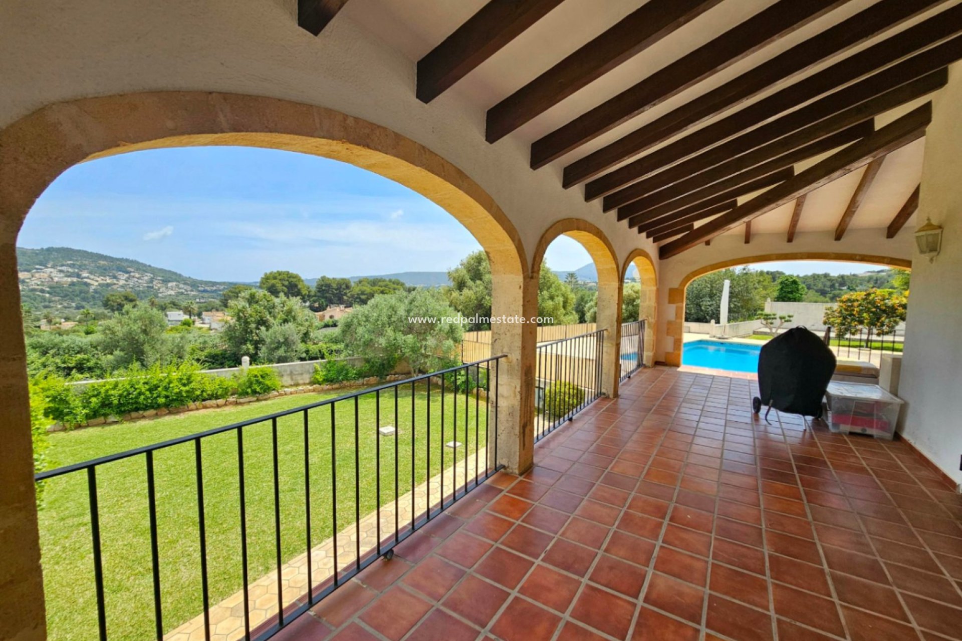Återförsäljning - Villa -
Jávea