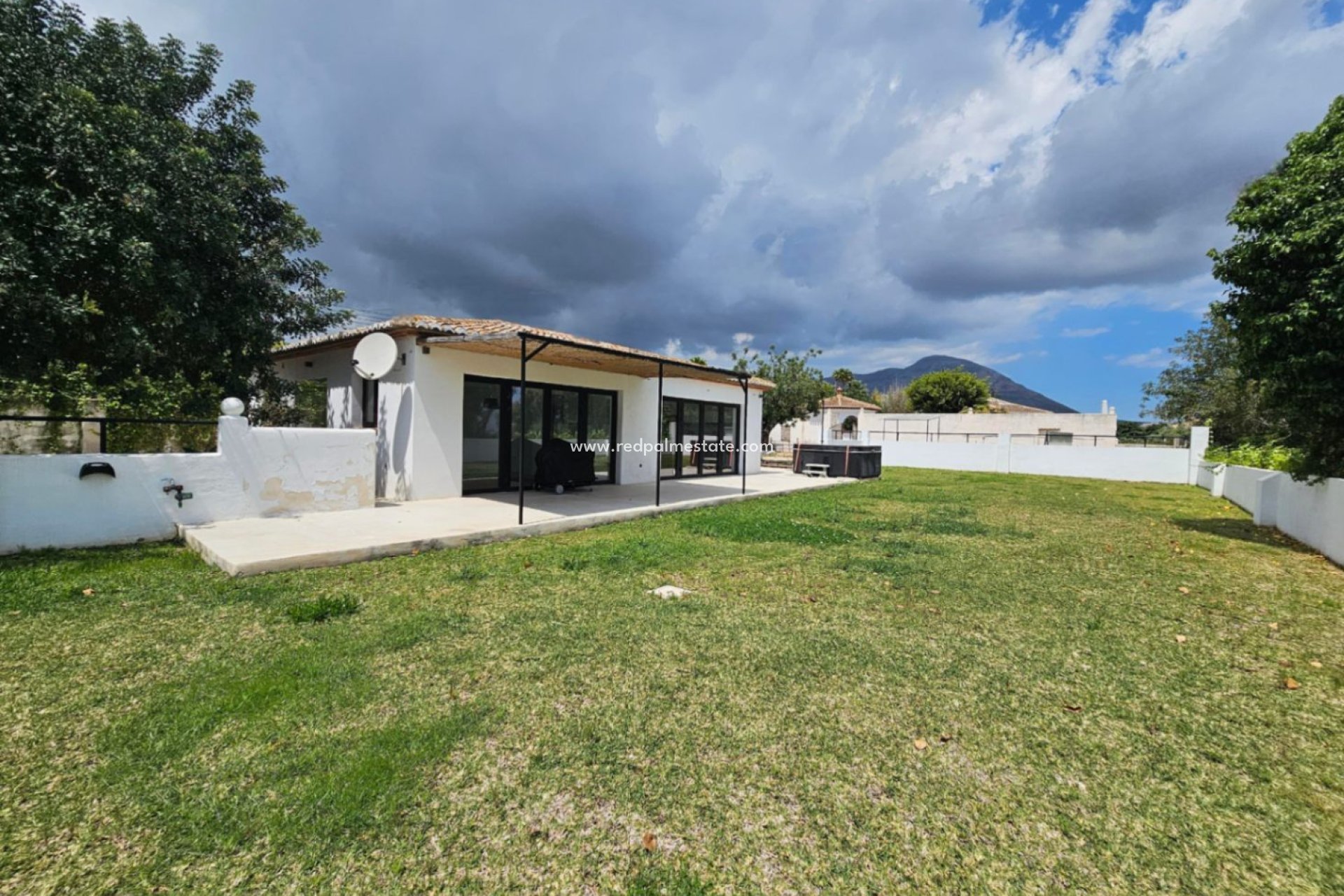 Återförsäljning - Villa -
Jávea