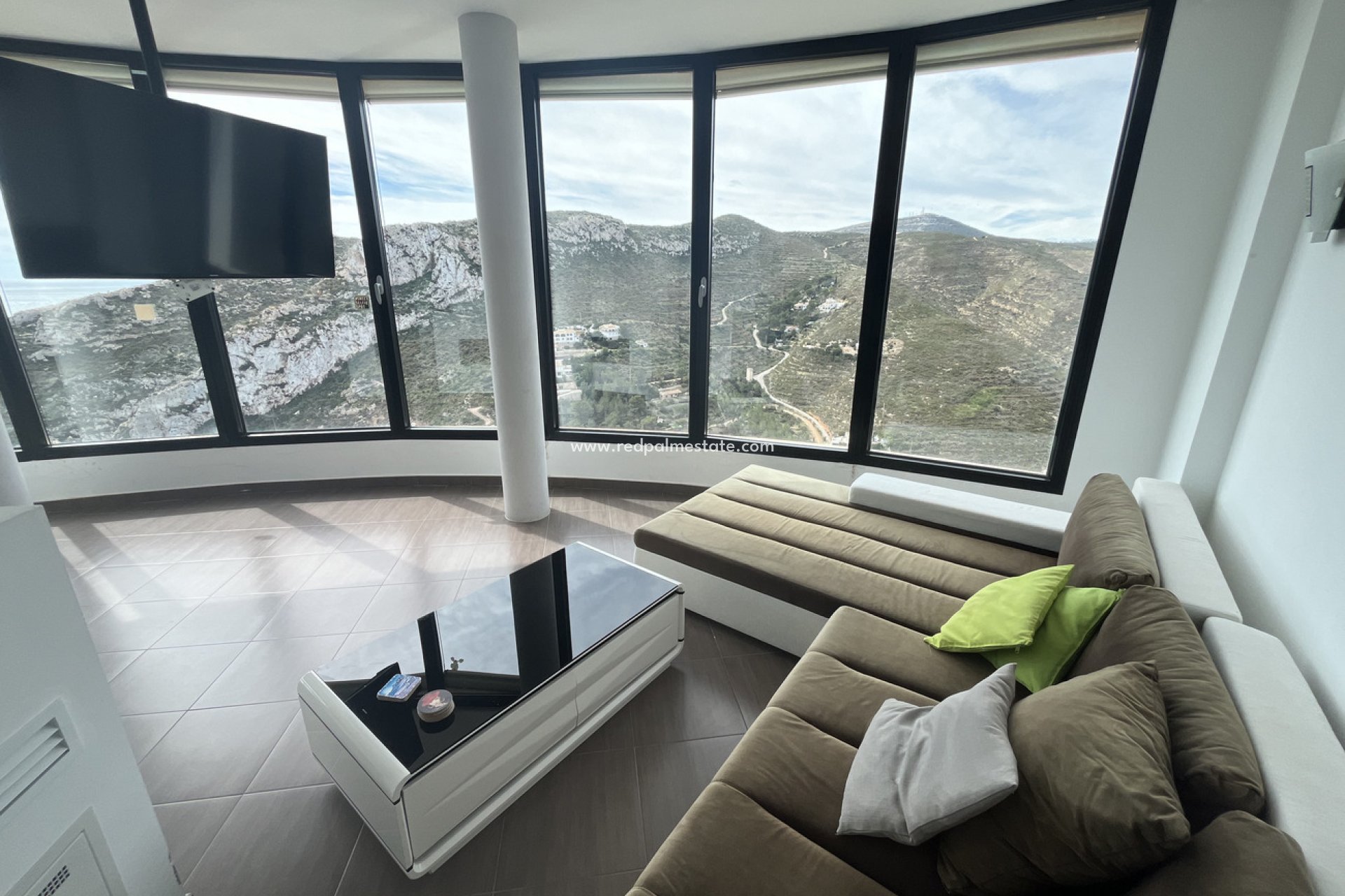 Återförsäljning - Villa -
Jávea