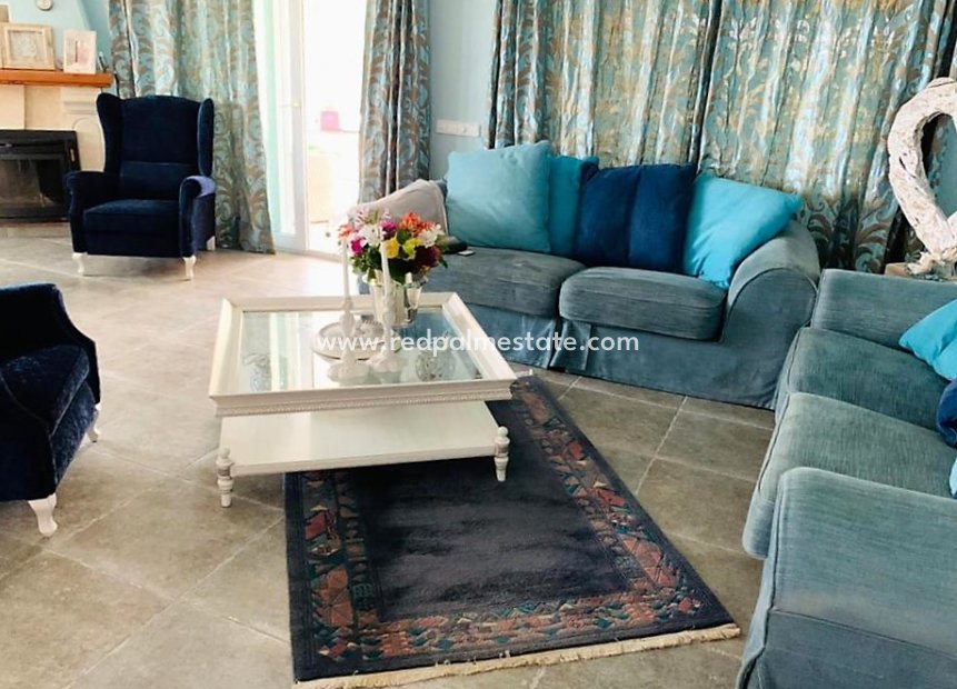 Återförsäljning - Villa -
Jávea