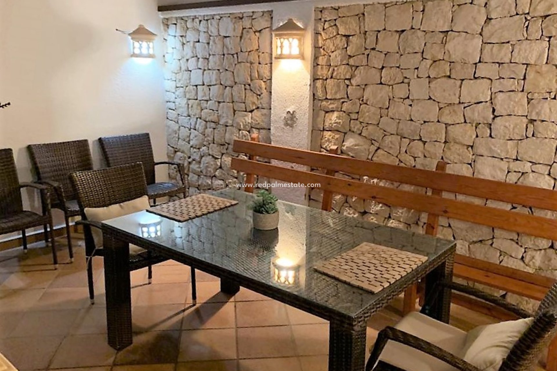 Återförsäljning - Villa -
Jávea