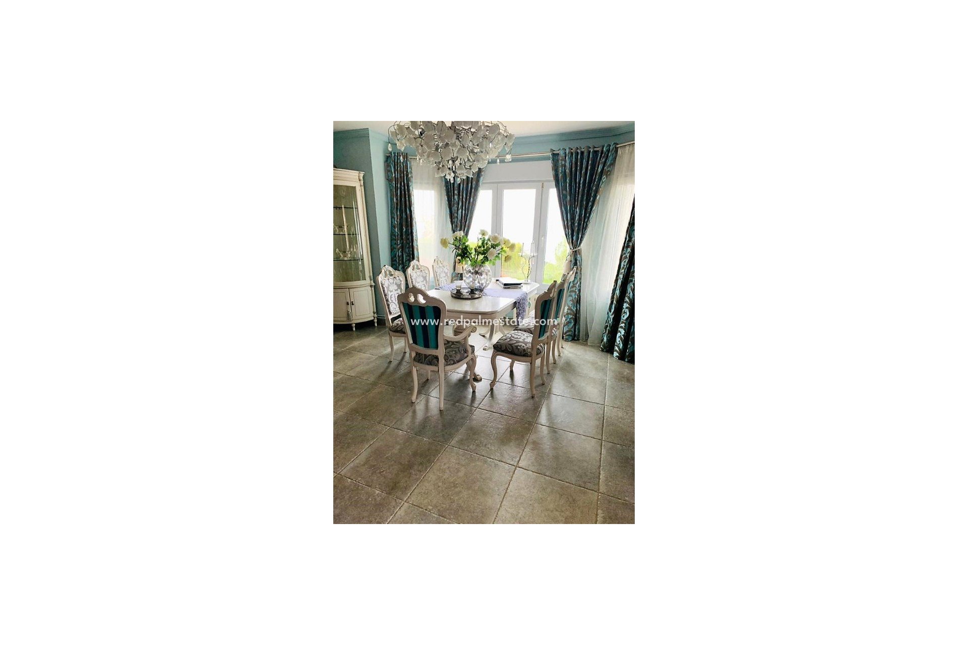 Återförsäljning - Villa -
Jávea