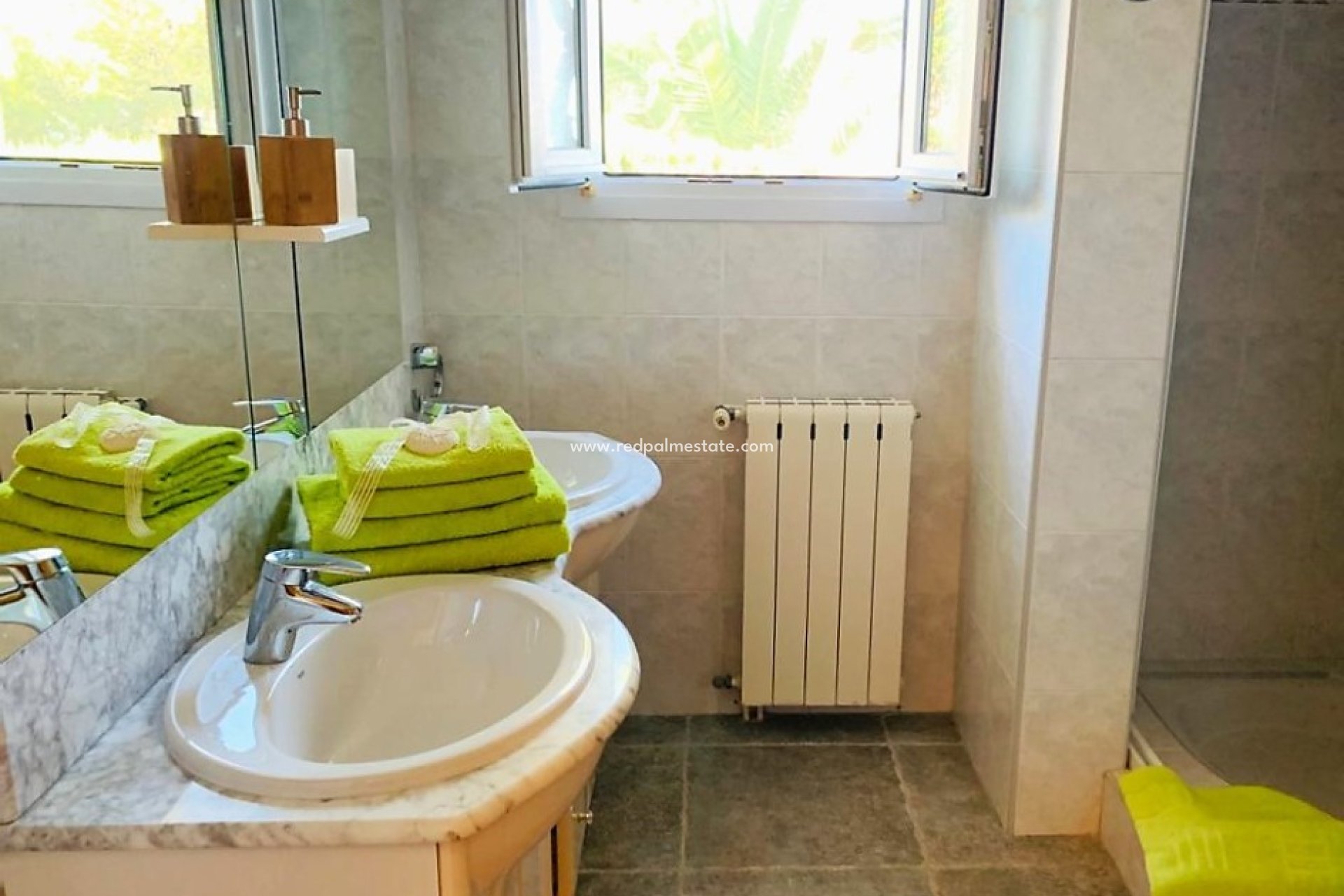 Återförsäljning - Villa -
Jávea