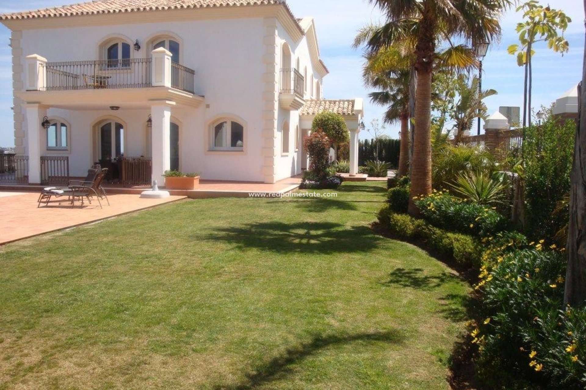 Återförsäljning - Villa -
La Cala Golf