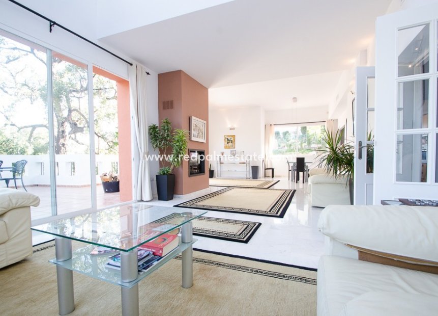 Återförsäljning - Villa -
La Mairena