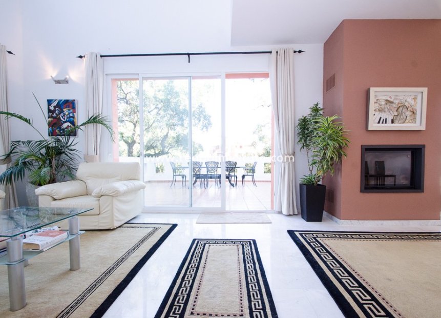 Återförsäljning - Villa -
La Mairena