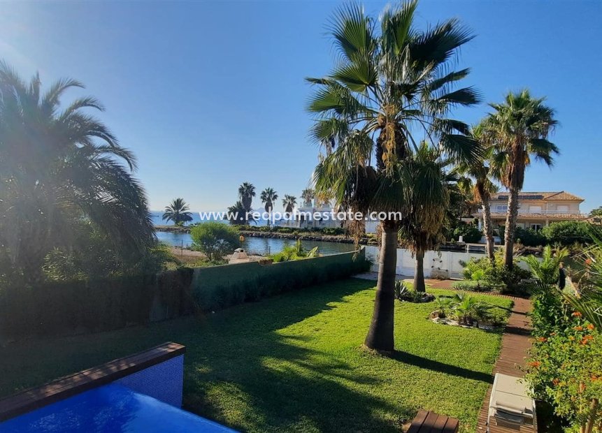 Återförsäljning - Villa -
La Manga - Costa Calida