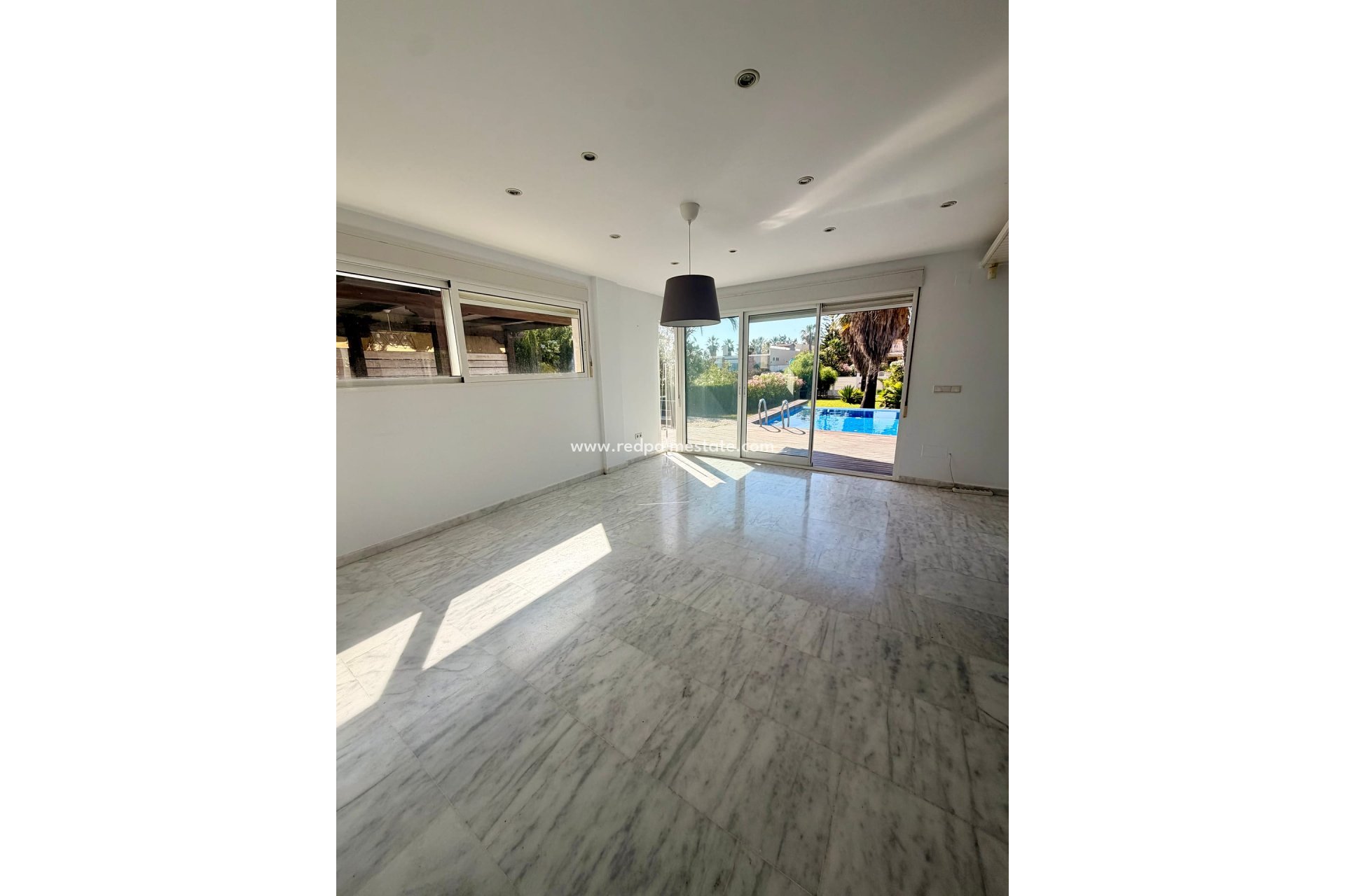 Återförsäljning - Villa -
La Manga - Costa Calida