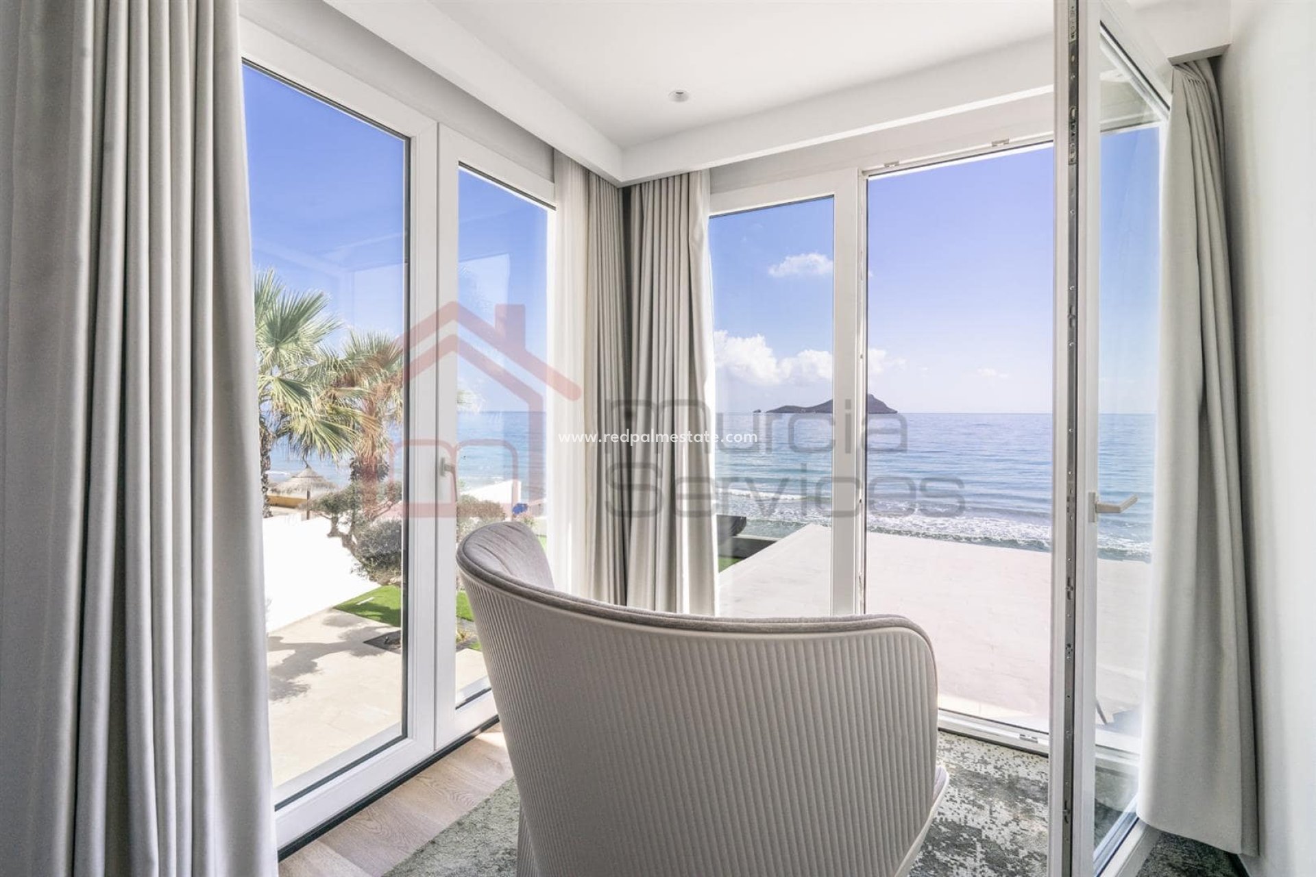 Återförsäljning - Villa -
La Manga - Costa Calida