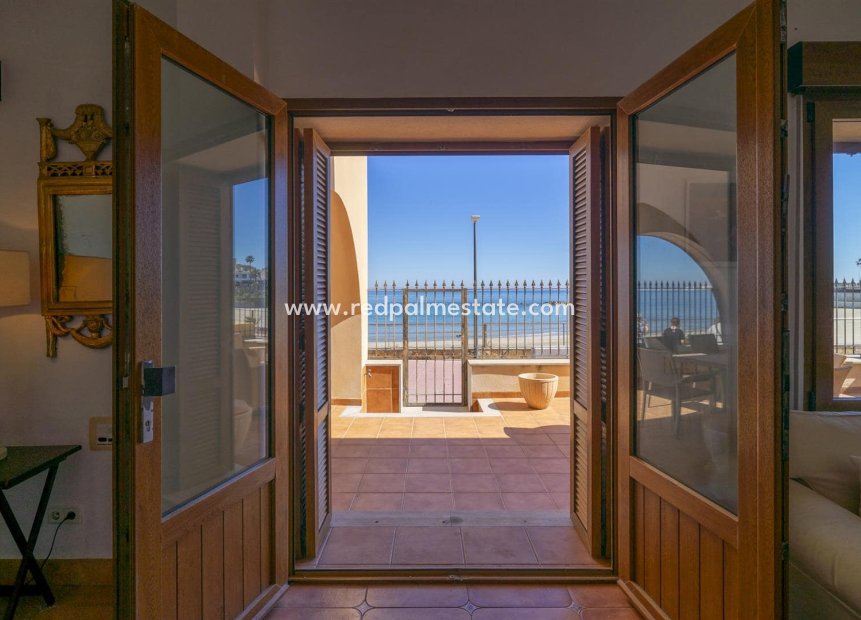 Återförsäljning - Villa -
La Manga - Costa Calida