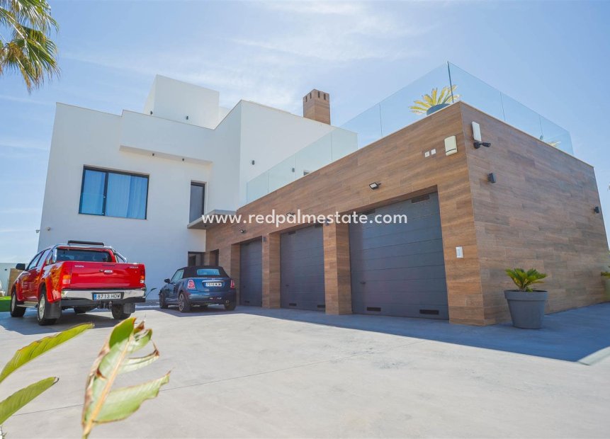 Återförsäljning - Villa -
La Manga - Costa Calida