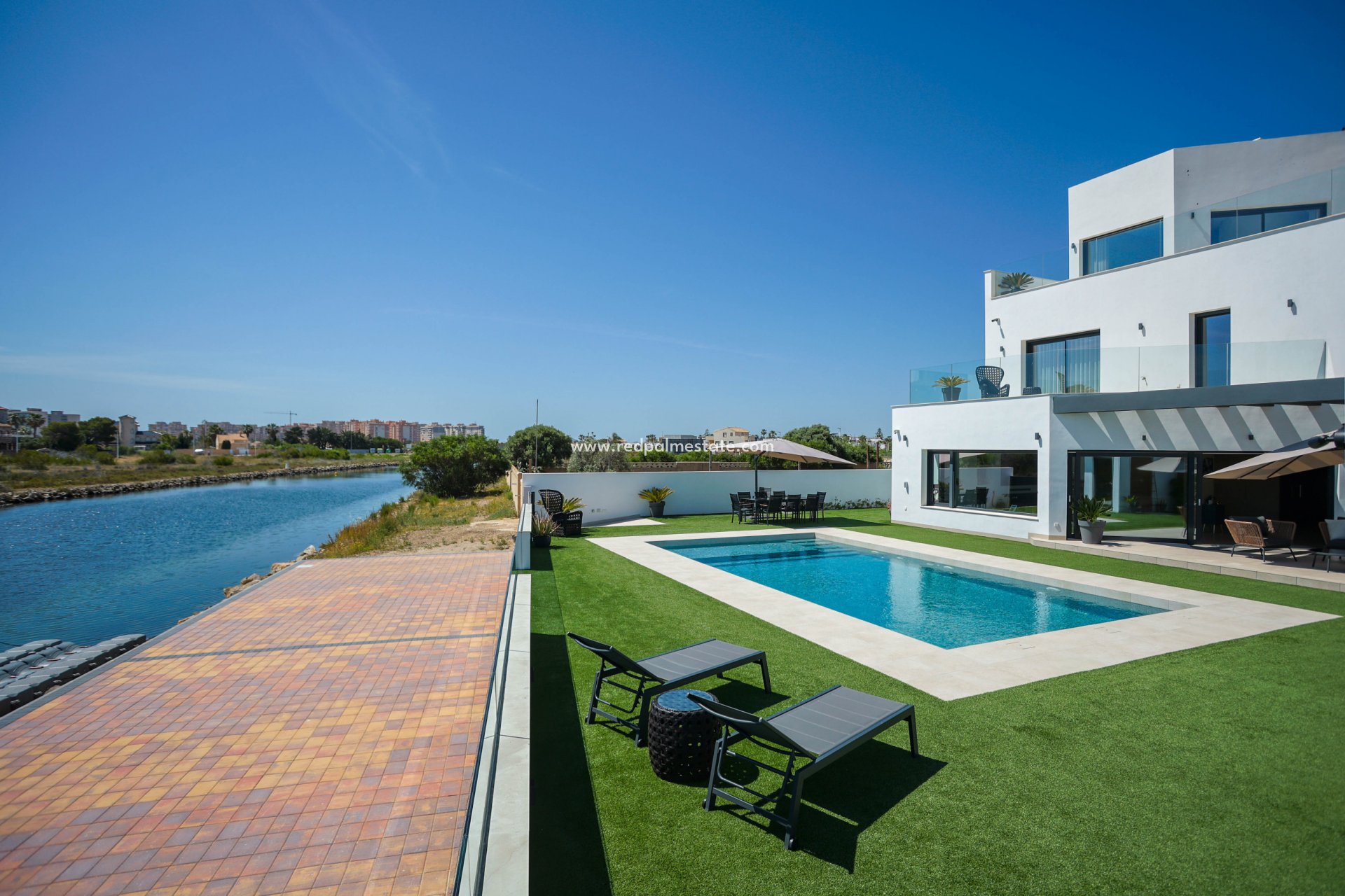 Återförsäljning - Villa -
La Manga - Costa Calida