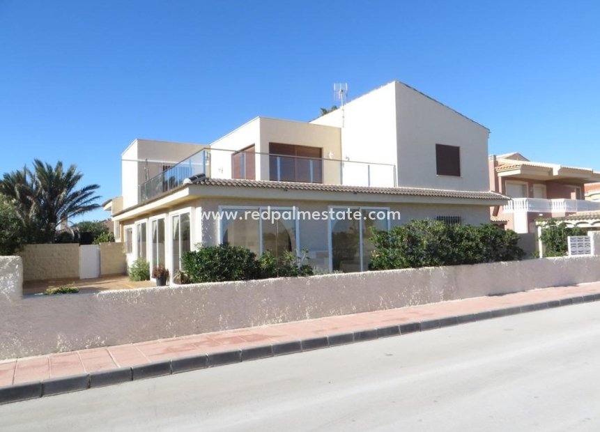 Återförsäljning - Villa -
La Manga - Playa De Las Gaviotas-el Pedrucho