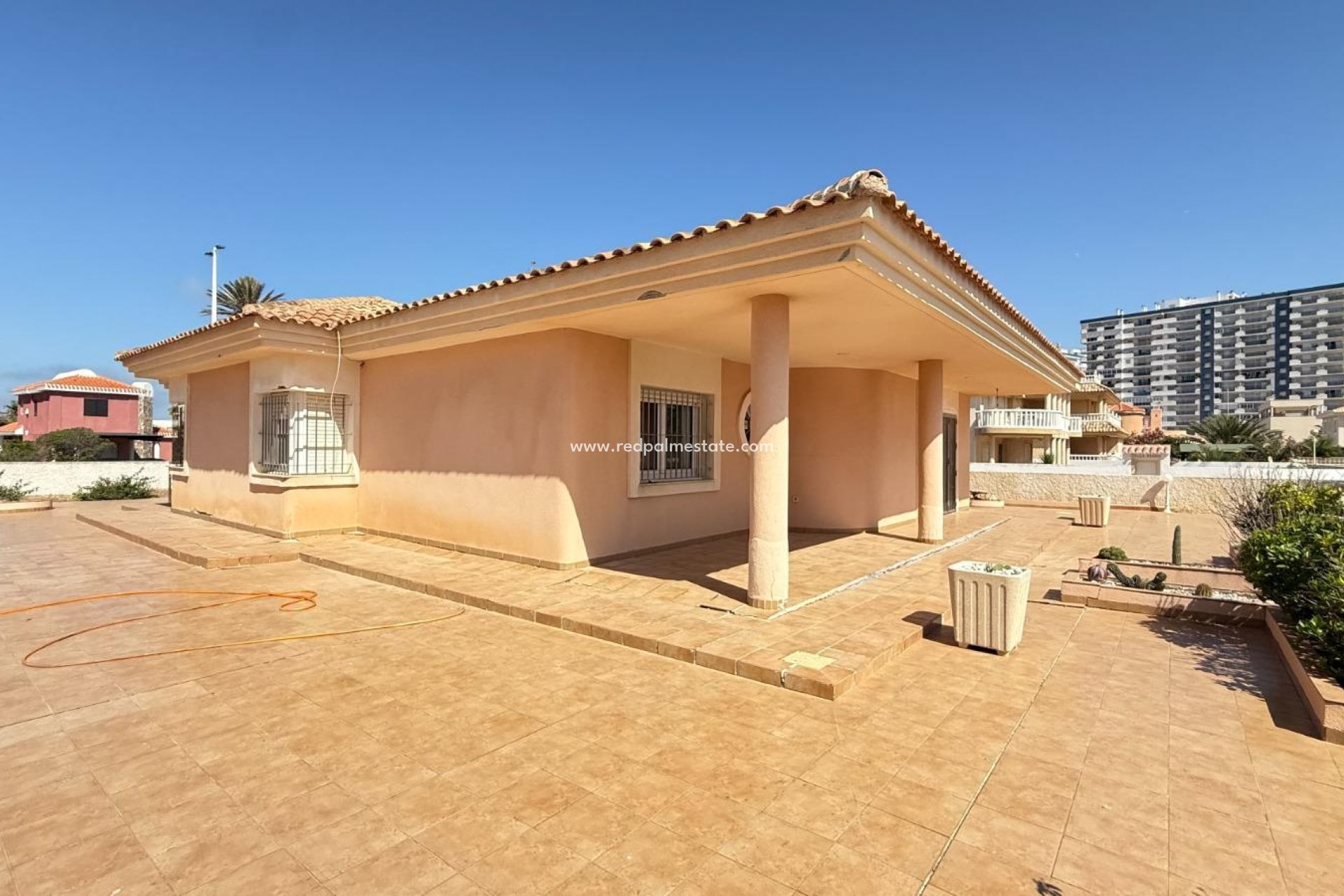 Återförsäljning - Villa -
La Manga - Playa Del Galán