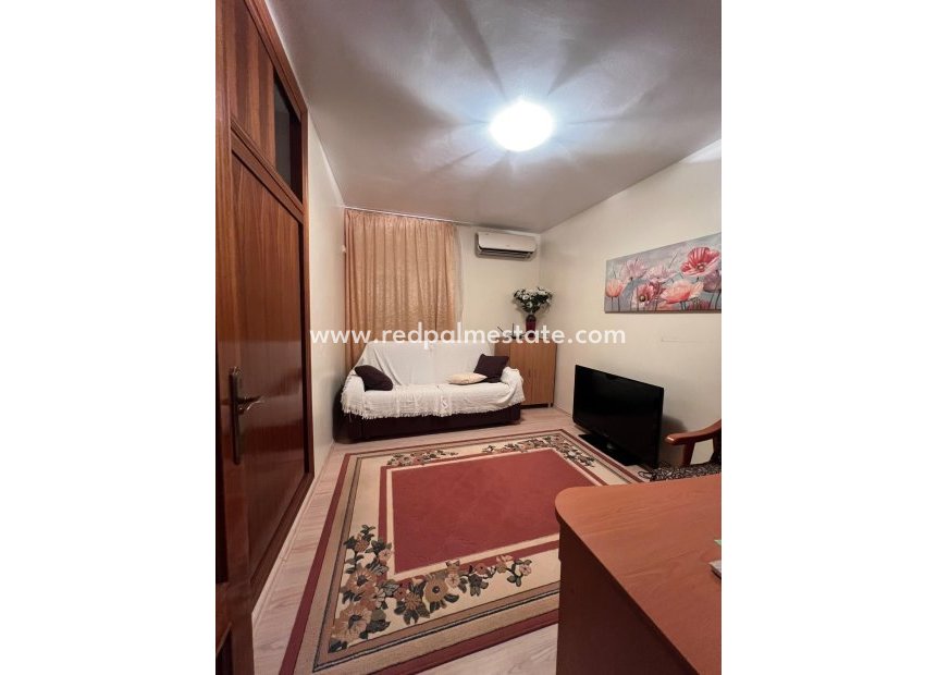 Återförsäljning - Villa -
La Manga - Veneziola