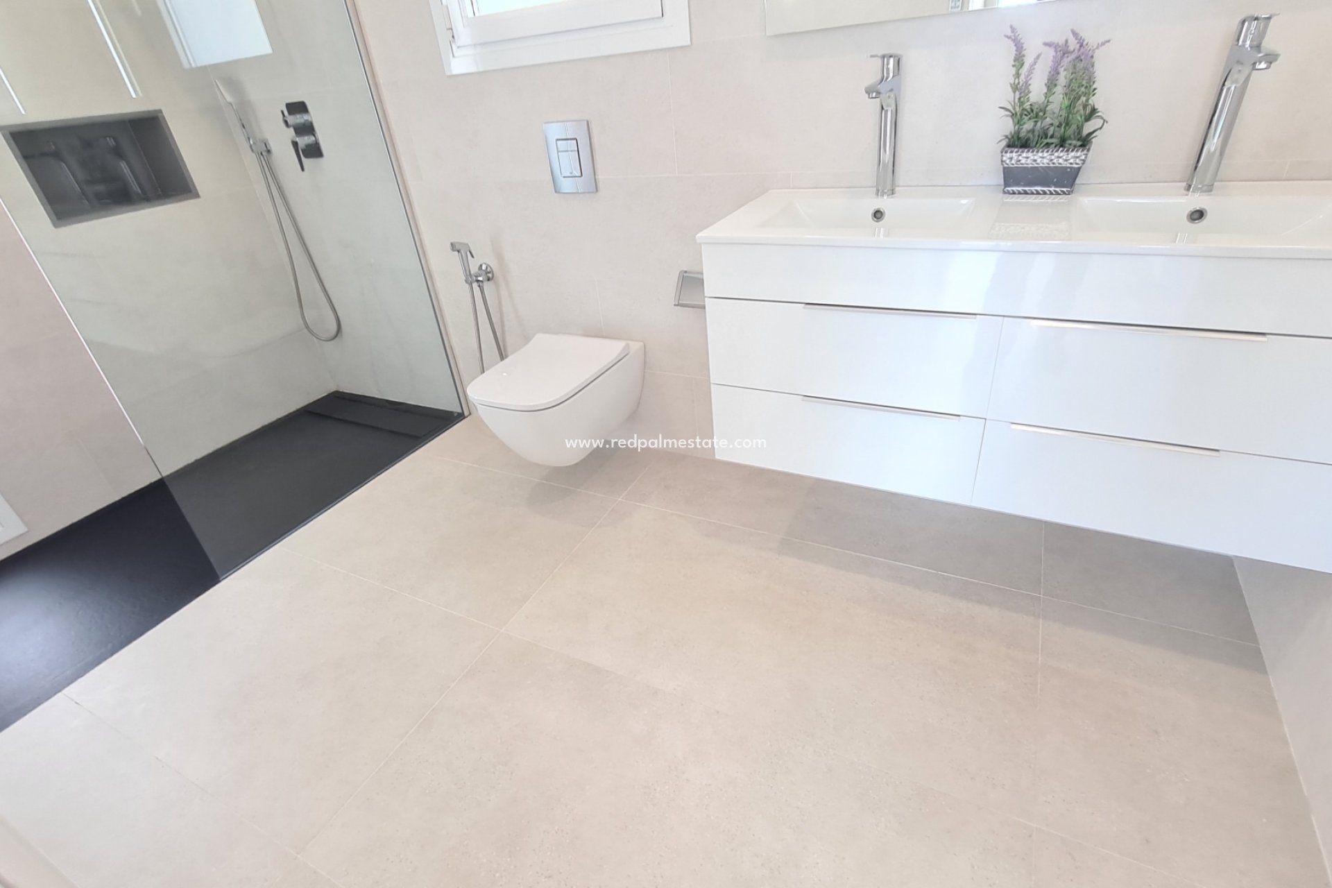 Återförsäljning - Villa -
La Marina - La Marina / El Pinet