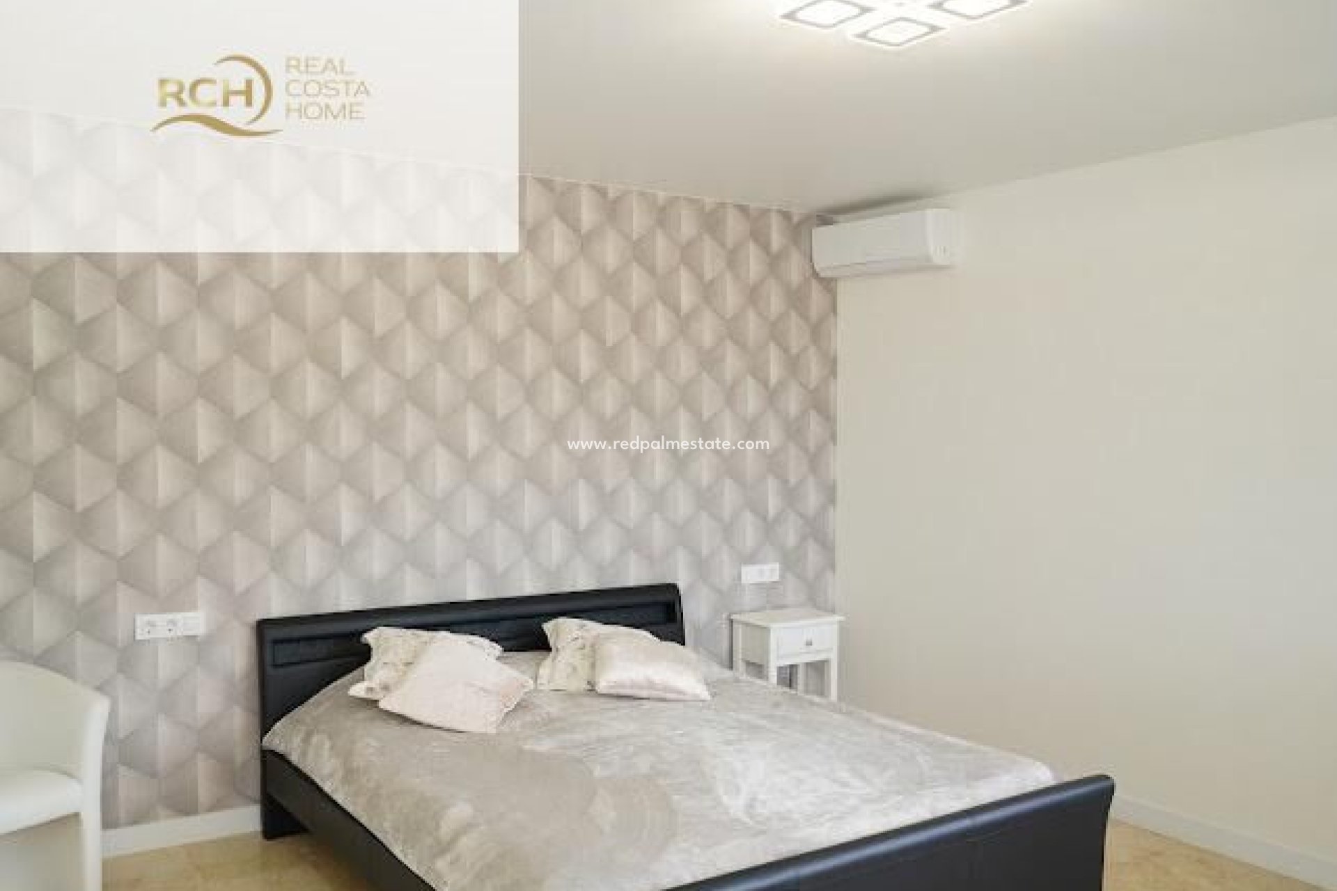 Återförsäljning - Villa -
La Nucía - Montebello - Nou Espai