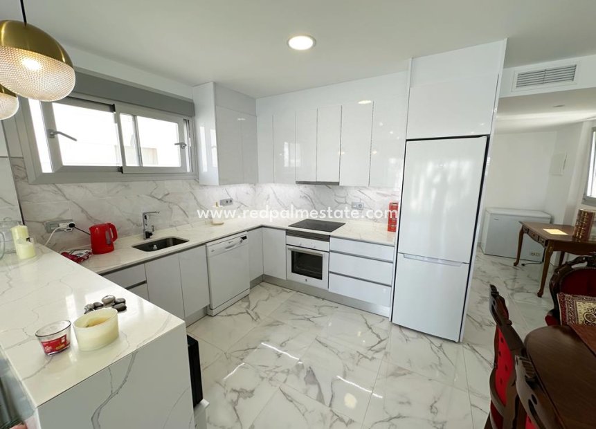 Återförsäljning - Villa -
La Serena Golf - Costa Calida