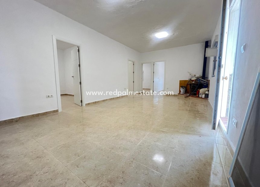 Återförsäljning - Villa -
La Solana