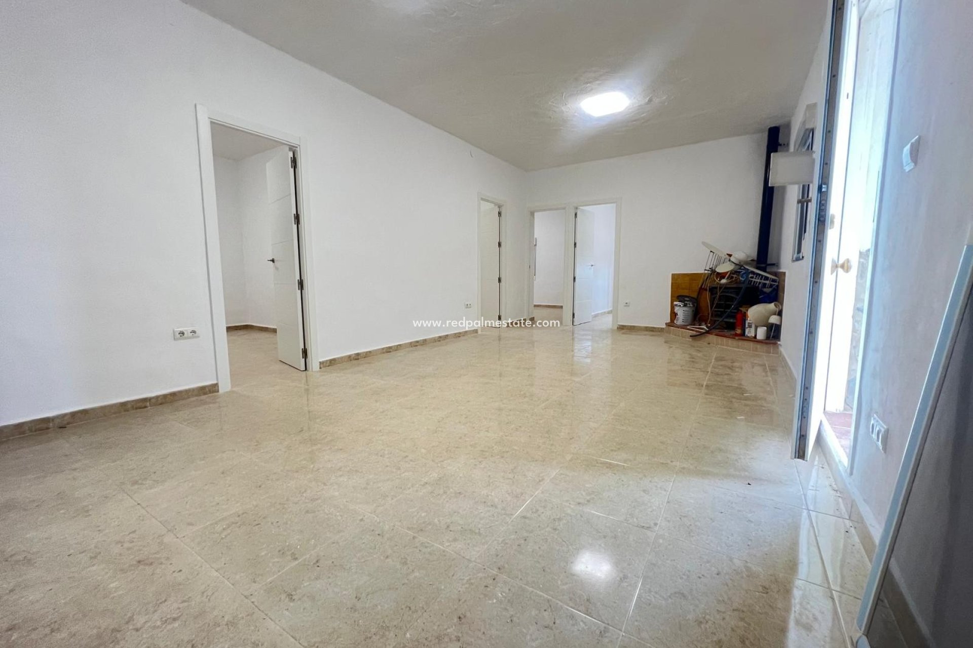 Återförsäljning - Villa -
La Solana