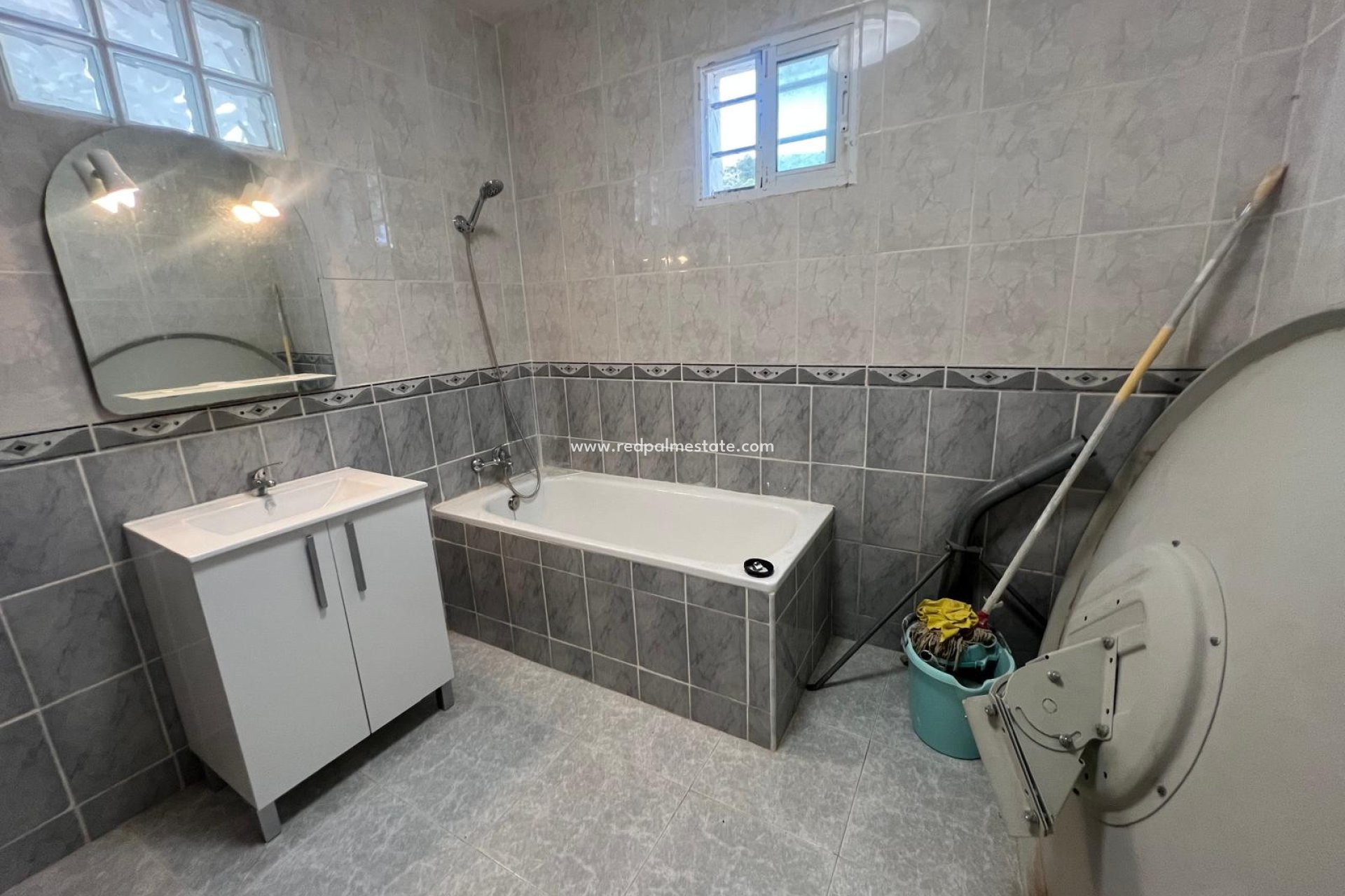 Återförsäljning - Villa -
La Solana