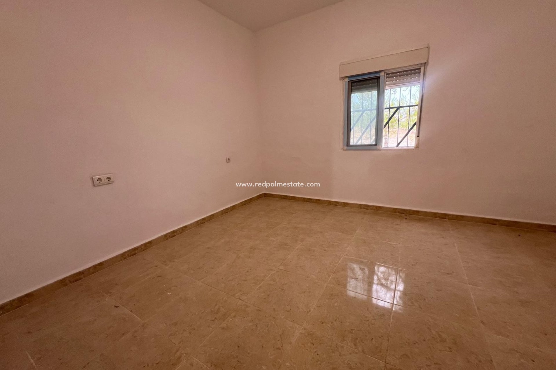 Återförsäljning - Villa -
La Solana